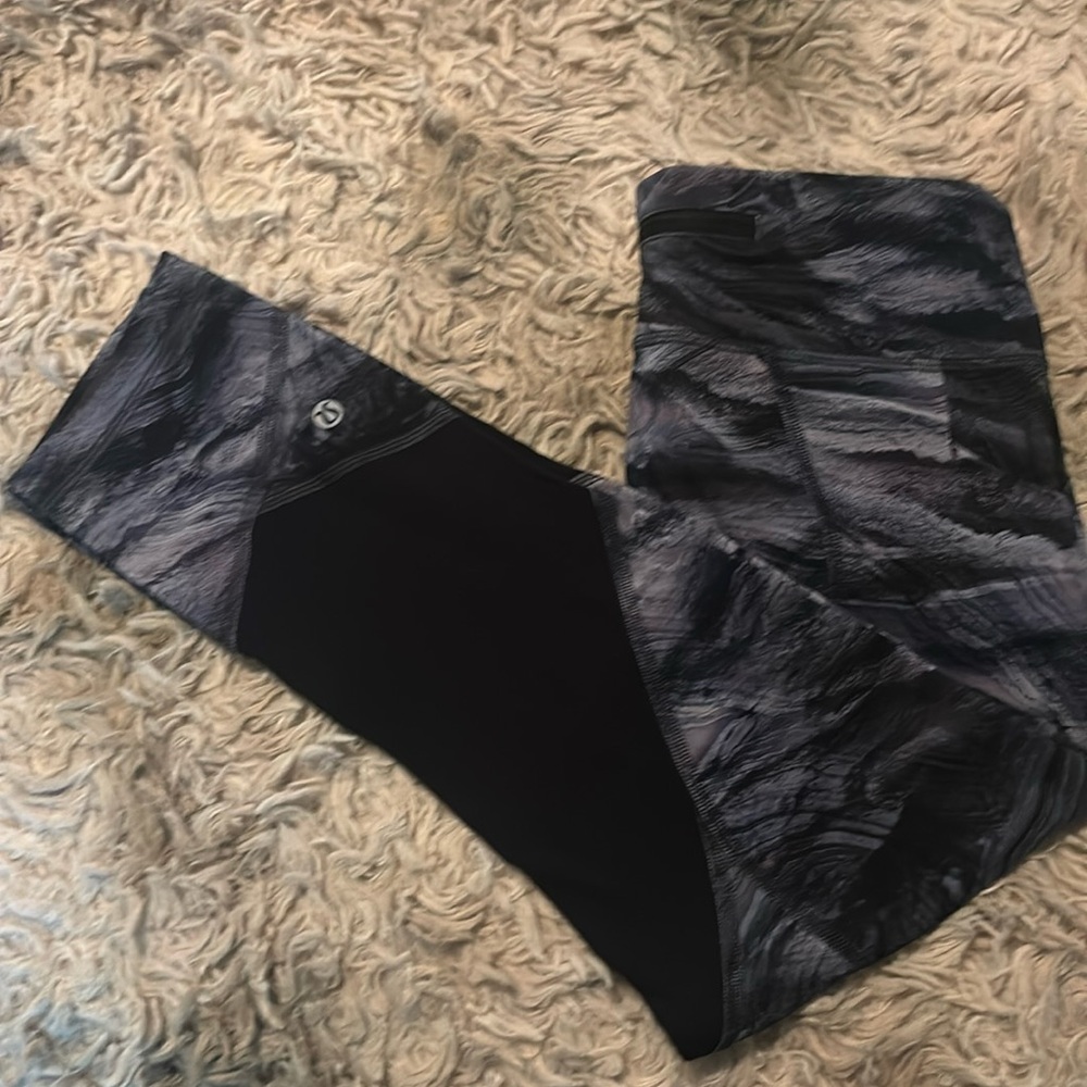 Lululemon athletic crop pants